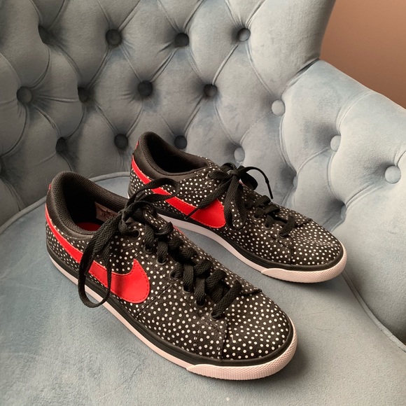 Nike Shoes - Picture 2 of 5